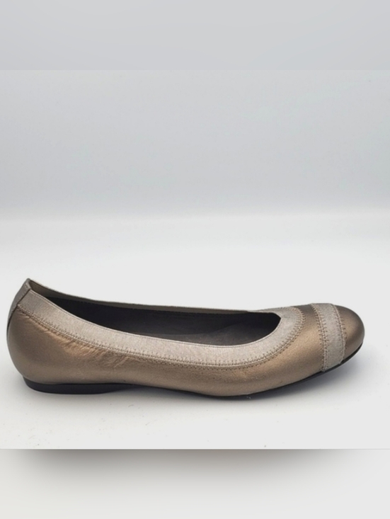 Stuart Weitzman Shoes - STUART WEITZMAN Metallic Ballet Flats, Size 7